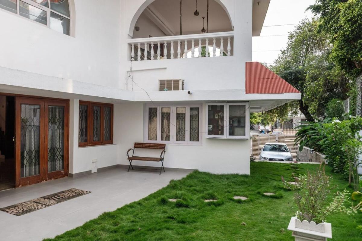Westside Bungalow By Jadecaps Nr Wtc Rajajinagar Villa Bangalore Exterior foto