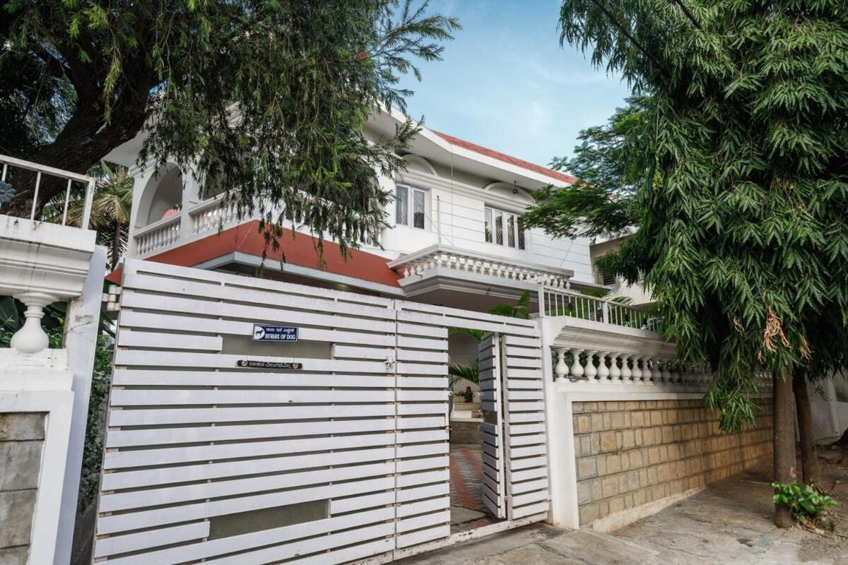 Westside Bungalow By Jadecaps Nr Wtc Rajajinagar Villa Bangalore Exterior foto