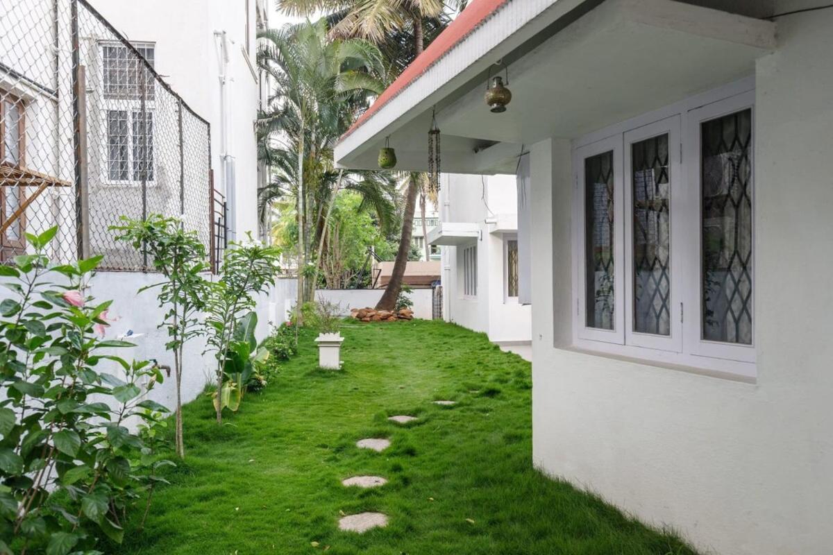 Westside Bungalow By Jadecaps Nr Wtc Rajajinagar Villa Bangalore Exterior foto